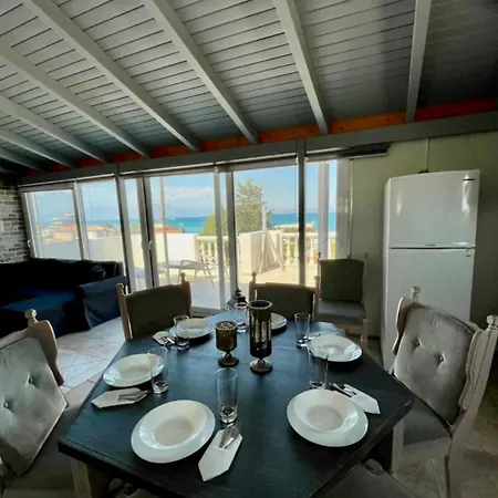 Summer Sea Apartment